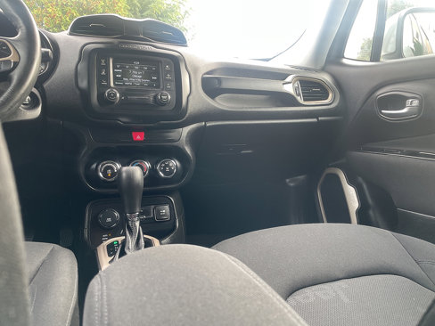 Used 2016 Jeep Renegade Latitude image 41
