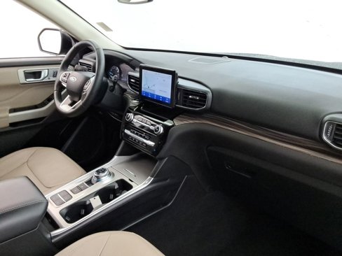 Used 2024 Ford Explorer Limited image 25