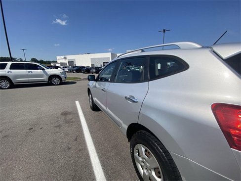 Used 2015 Nissan Rogue S image 6