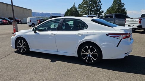 Used 2020 Toyota Camry SE image 6