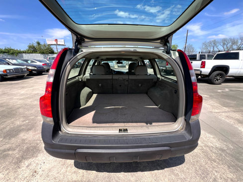 Used 2002 Volvo V70 Cross Country image 42