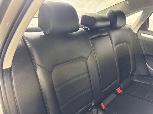 Used 2013 Volkswagen Passat 2.5 SE image 19