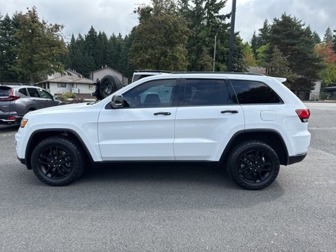 Used 2021 Jeep Grand Cherokee Limited image 2