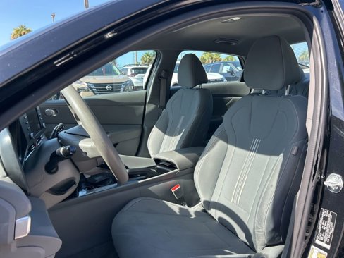Used 2023 Hyundai Elantra SEL image 14