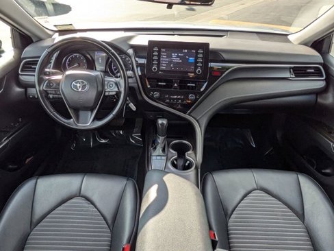 Used 2022 Toyota Camry SE image 15