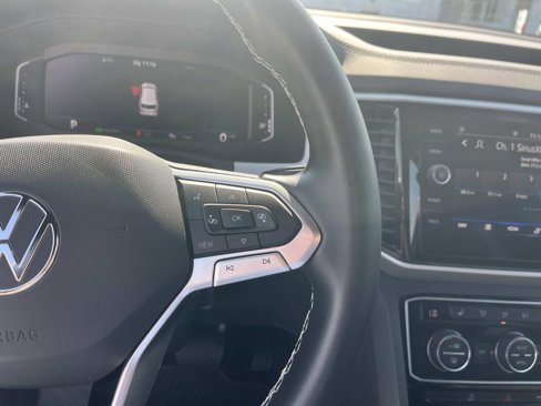 Used 2022 Volkswagen Atlas Cross Sport SE image 18