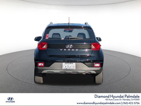 Used 2024 Hyundai Venue SEL image 6