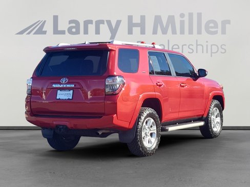 Used 2016 Toyota 4Runner SR5 image 5