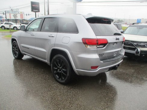 Used 2021 Jeep Grand Cherokee Laredo X image 18
