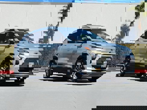 Used 2022 Chevrolet Bolt EUV LT w/ Convenience Package image 2