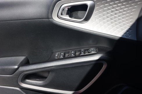 Used 2023 Kia Soul LX w/ LX Technology Package image 24