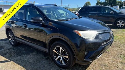 Used 2017 Toyota RAV4 XLE image 2