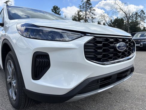 New 2025 Ford Escape ST-Line w/ Tech Pack #1 image 9