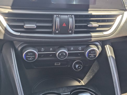 Used 2023 Alfa Romeo Giulia Sprint image 24