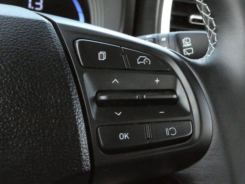 Used 2024 Hyundai Venue SEL image 12