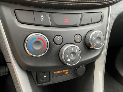 Used 2021 Chevrolet Trax LT w/ Sport Edition image 21