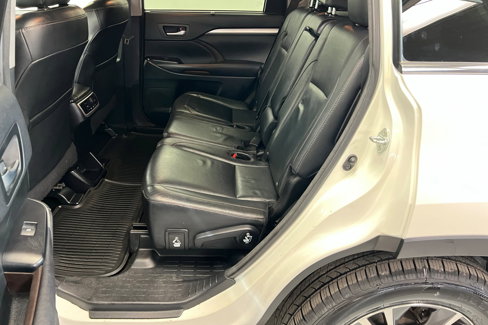 Used 2016 Toyota Highlander XLE image 22