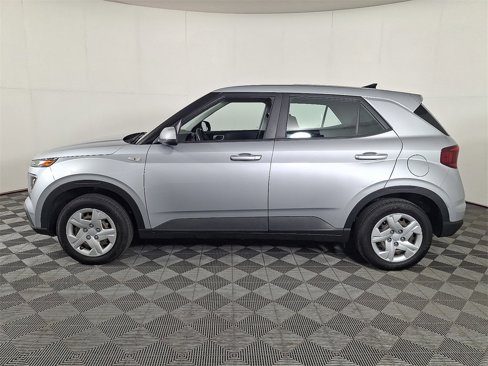 Used 2020 Hyundai Venue SE image 7