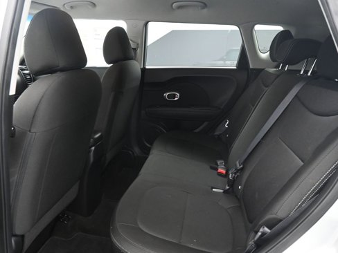Used 2018 Kia Soul image 19