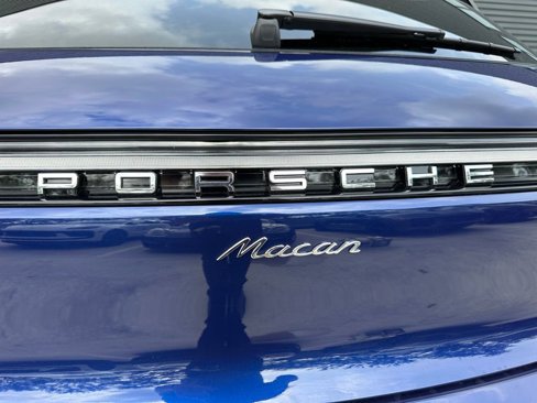 Used 2025 Porsche Macan image 11
