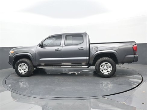Used 2018 Toyota Tacoma SR image 21