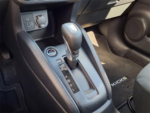 Used 2024 Nissan Kicks S image 21