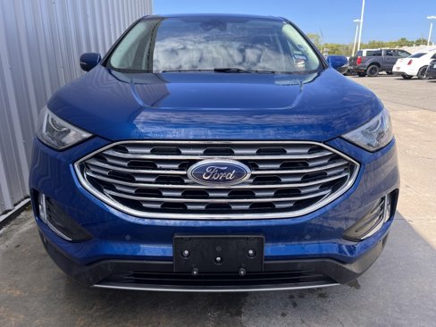 Used 2022 Ford Edge Titanium image 2
