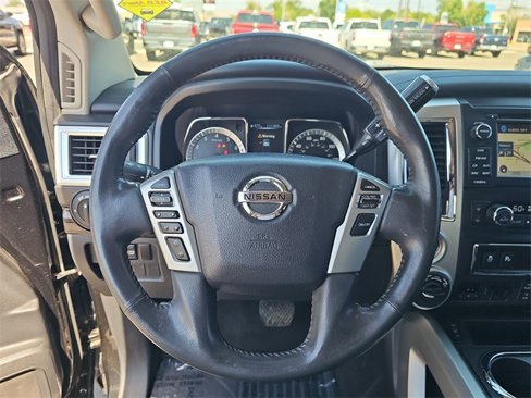 Used 2017 Nissan Titan SV image 19