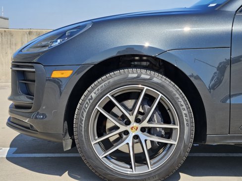 Used 2025 Porsche Macan image 13