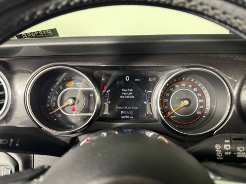 Used 2020 Jeep Wrangler Unlimited Sahara image 36