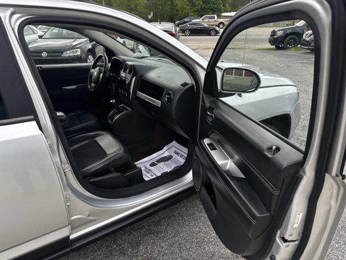 Used 2014 Jeep Compass Latitude image 18