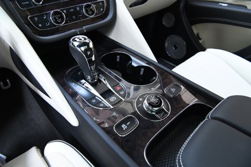 New 2025 Bentley Bentayga Extended Wheelbase image 16