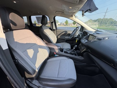 Used 2018 Ford Escape SE w/ SE Sport Appearance Package image 22