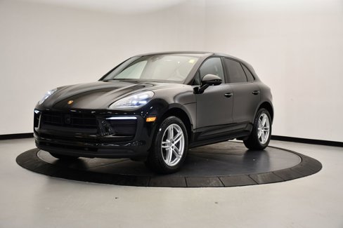 Used 2023 Porsche Macan Turbo image 1