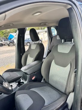 Used 2016 Jeep Cherokee Sport image 8