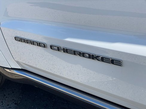 Used 2017 Jeep Grand Cherokee Summit image 65