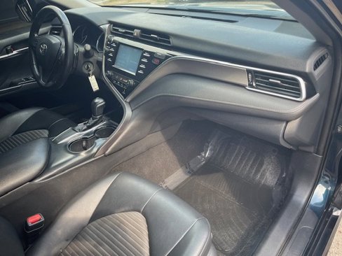 Used 2018 Toyota Camry SE image 18