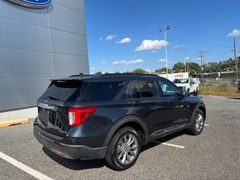 Used 2022 Ford Explorer XLT w/ Equipment Group 202A image 2