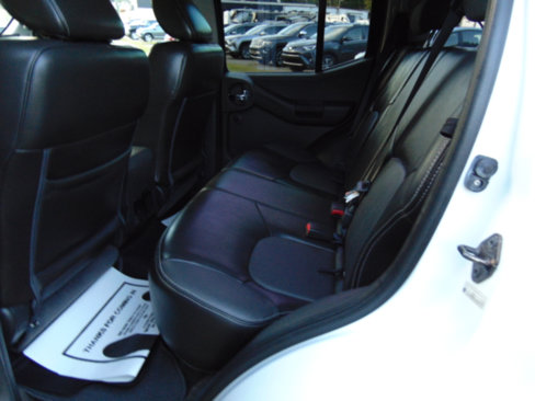 Used 2015 Nissan Xterra PRO-4X w/ Pro-4x Leather Package image 12
