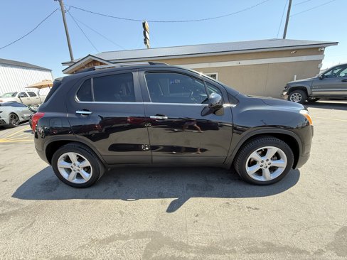 Used 2015 Chevrolet Trax LTZ image 2