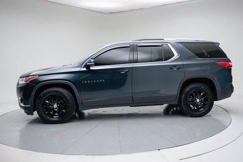 Used 2018 Chevrolet Traverse LT image 2