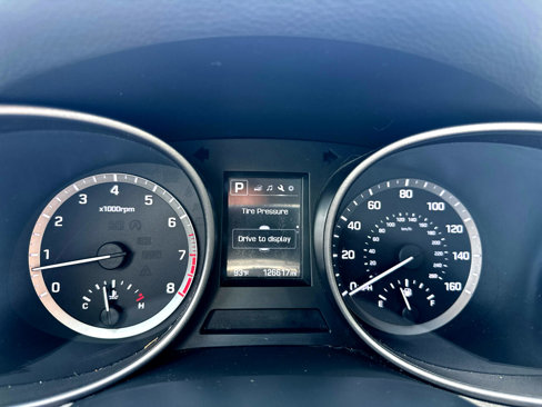 Used 2017 Hyundai Santa Fe Sport image 23