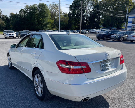Used 2011 Mercedes-Benz E 350 4MATIC Sedan image 3
