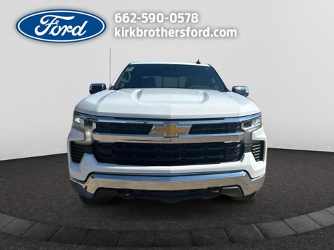 Used 2023 Chevrolet Silverado 1500 LT w/ Z71 Off-Road Package image 3