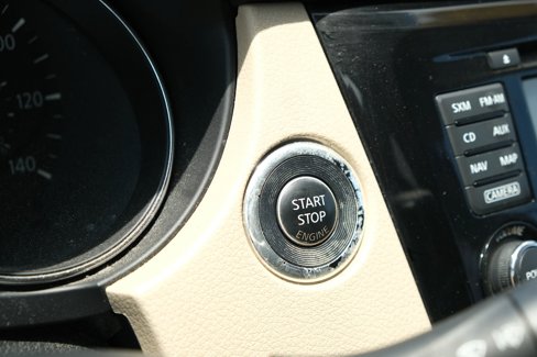 Used 2017 Nissan Rogue SV image 47