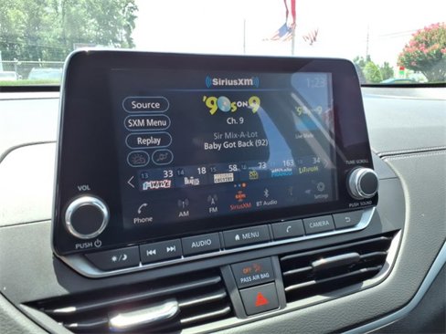 Used 2022 Nissan Altima 2.5 SV image 19