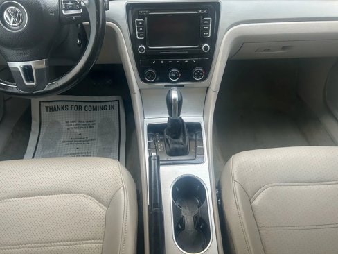 Used 2013 Volkswagen Passat TDI SE image 24