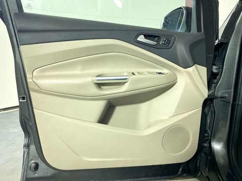 Used 2017 Ford Escape Titanium image 21