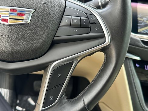 Used 2017 Cadillac XT5 Luxury w/ Driver Awareness Package image 32