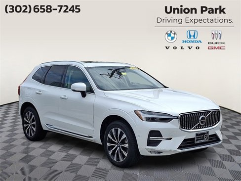Used 2023 Volvo XC60 B5 Plus image 3